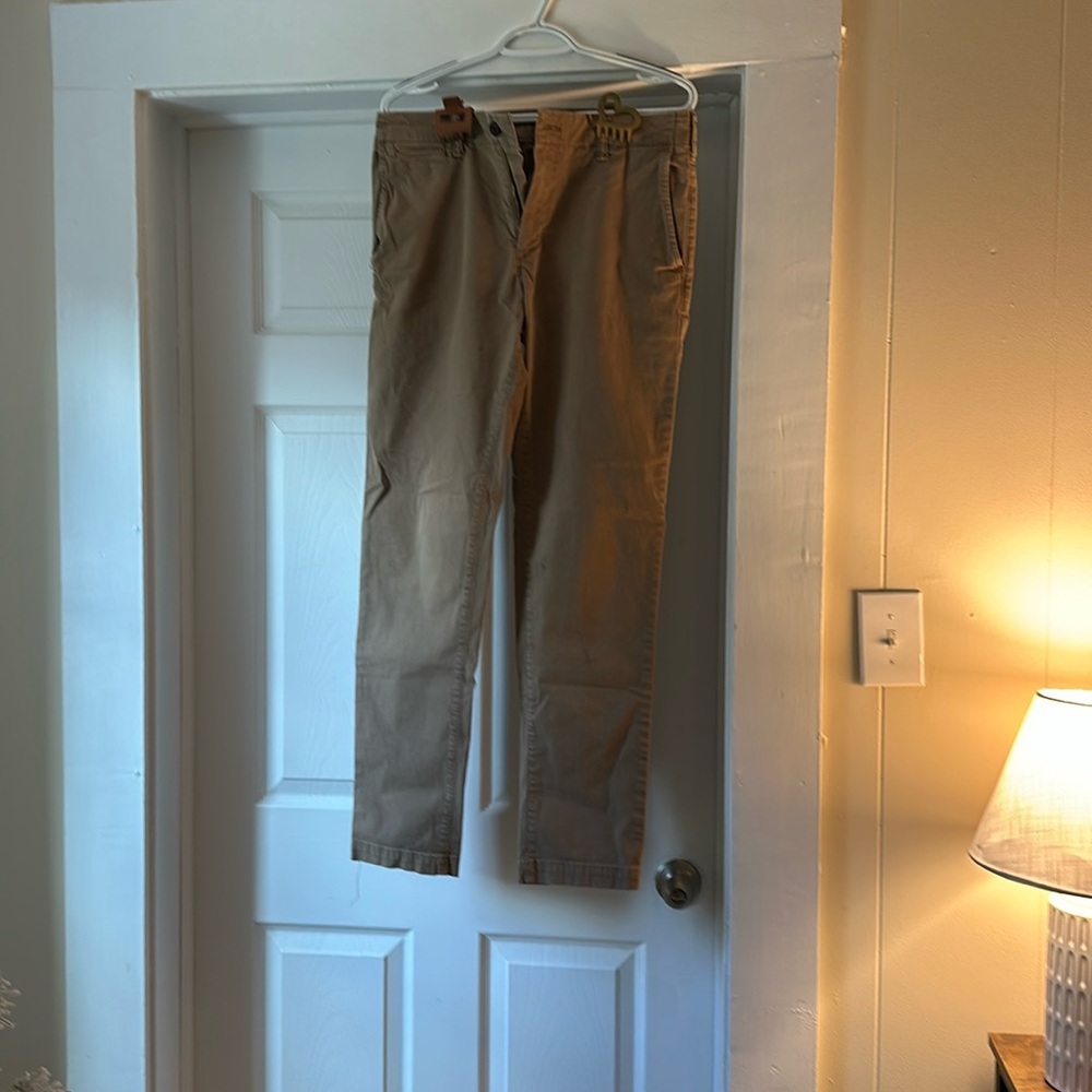 American eagle men’s khaki pants! My husband is cleaning out his closet!